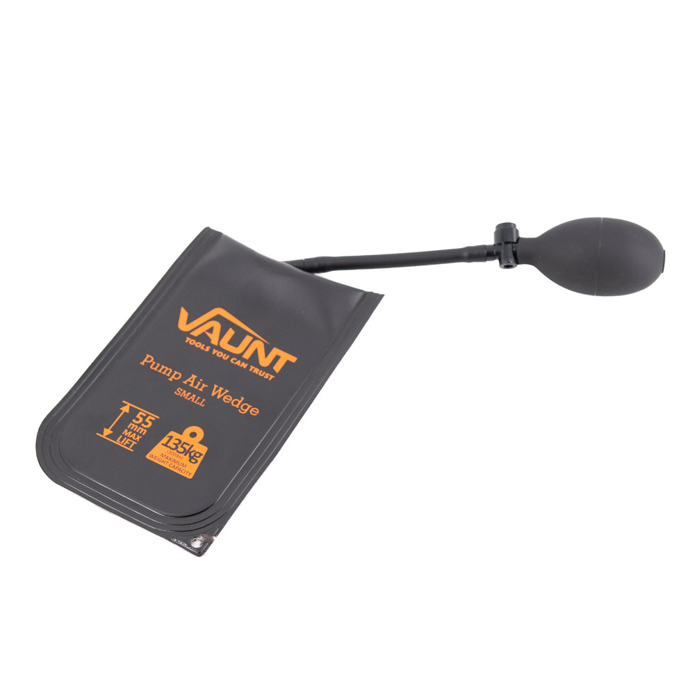 A black Vaunt pump air wedge with an attached hand bulb for inflation, used for lifting or spacing objects. The label indicates it holds up to 135kg and measures 155mm.