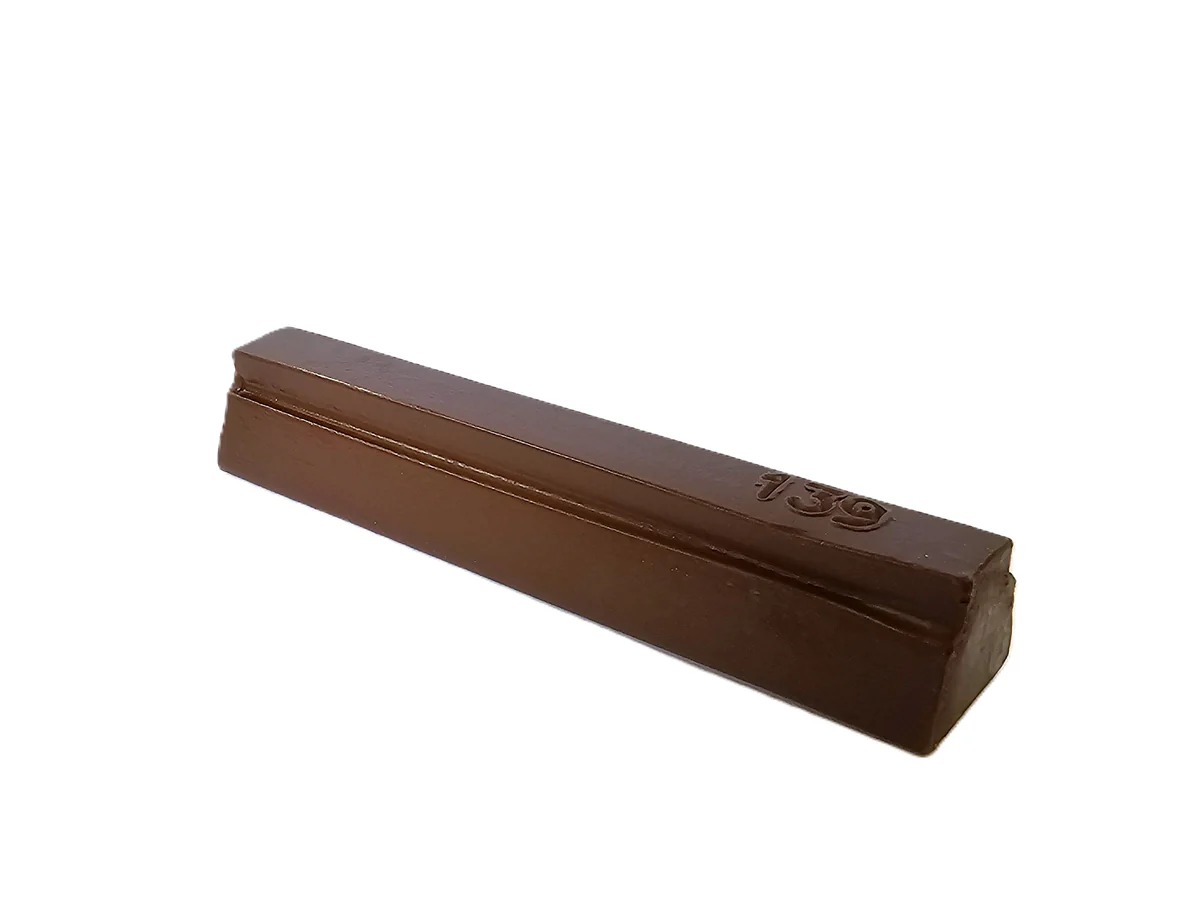 A single Konig 8cm Soft Wax Filler Stick 138 Oak on a white background, with the product number embossed on one end.