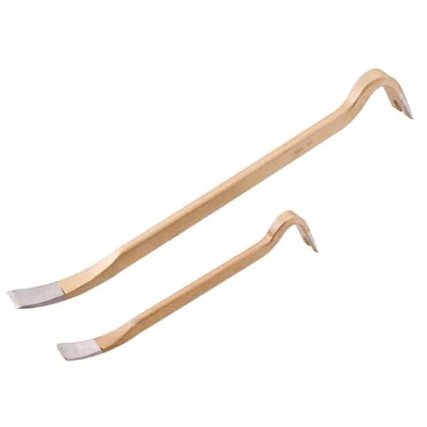 Two gold-coloured crowbars with flat, angled ends, one longer and one shorter, placed parallel on a white background.